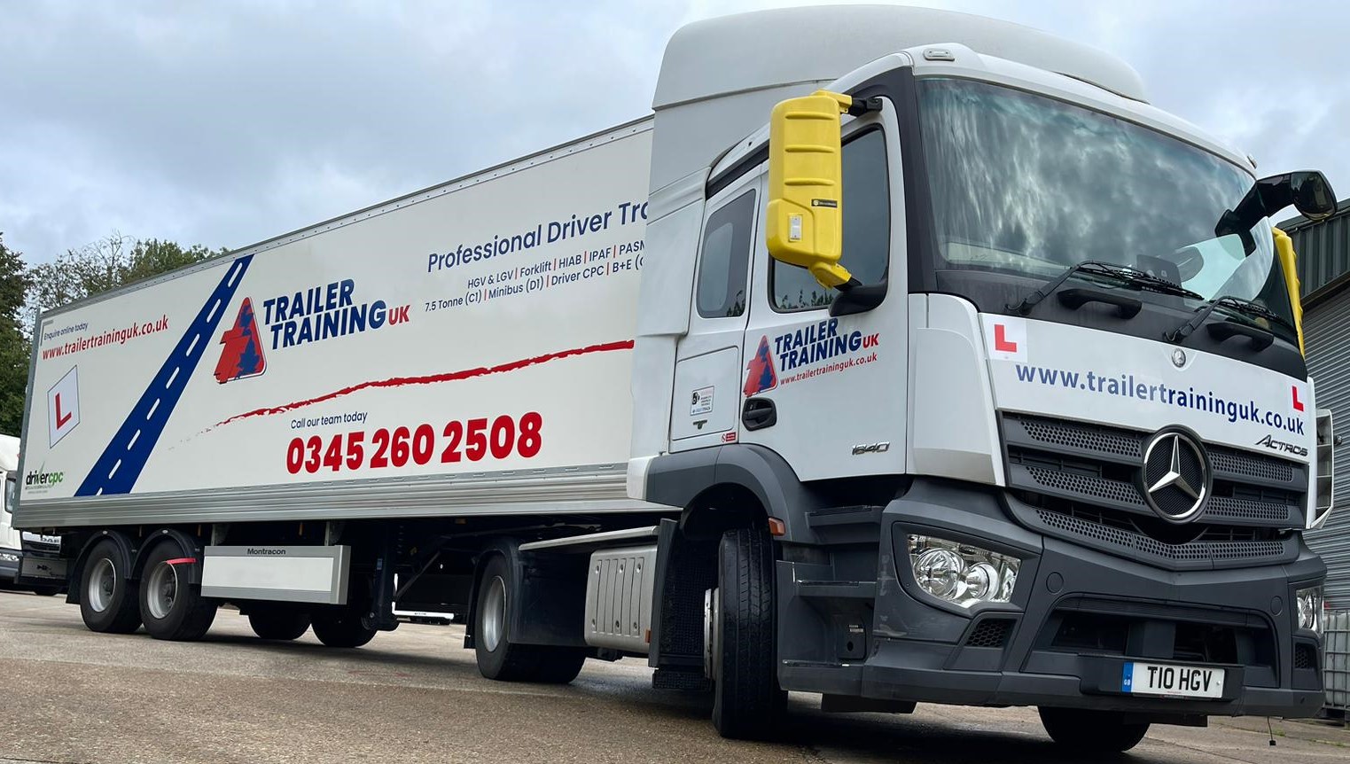 Trailer Training UK Articulated LGV Lorry Trailer Training UK Articulated LGV Lorry